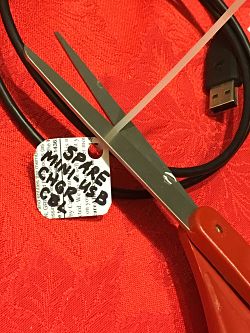 image of trimming the cable tie